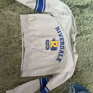 cropped riverdale tee!